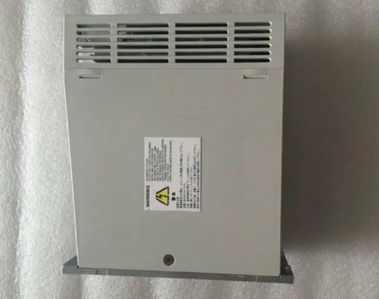 Mitsubishi MR-J2-100CT MRJ2100CT Servo Drive -taajuusmuuttaja