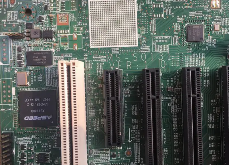 82580EB E1G44HT I340T4 Gigabit Ethernet -palvelinsovitin PCI Express X4 1G -verkkokortti