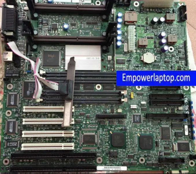 Intel N440BX 686238-005 Palvelinemolevy 698571-001 TM154