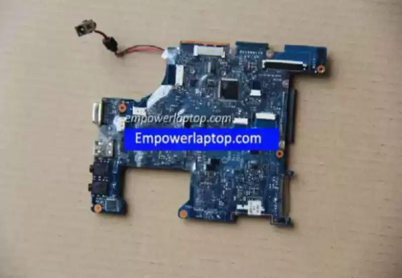 Toshiba NB520 K000129210 LA-6858P -emolevy Toshiba NB520 K000129210 LA-6858P -emolevy