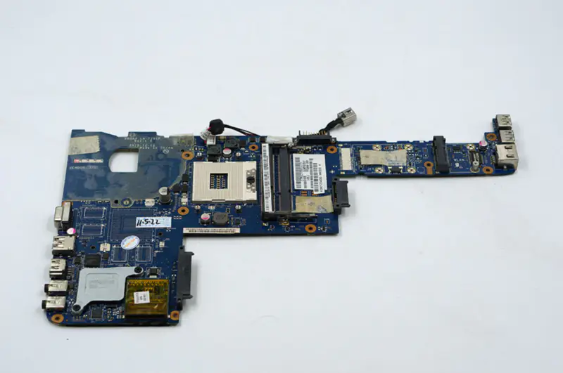 Toshiba P745 K000125740 LA-7101P emolevy