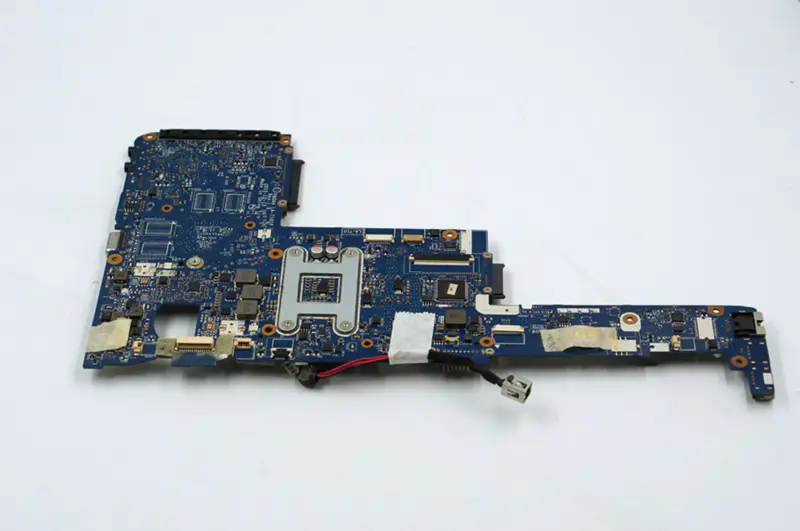 Toshiba P745 K000125740 LA-7101P emolevy