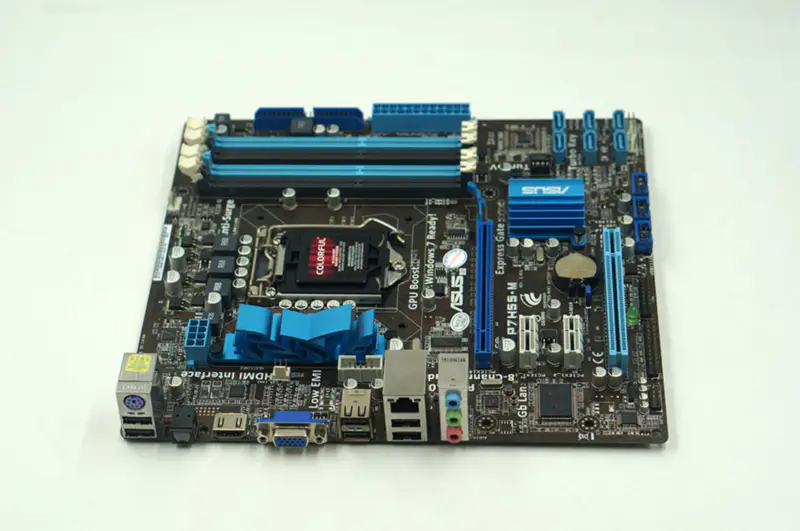 Asus P7H55-M LGA 1156 H55 -emolevy Asus P7H55-M LGA 1156 H55 -emolevy