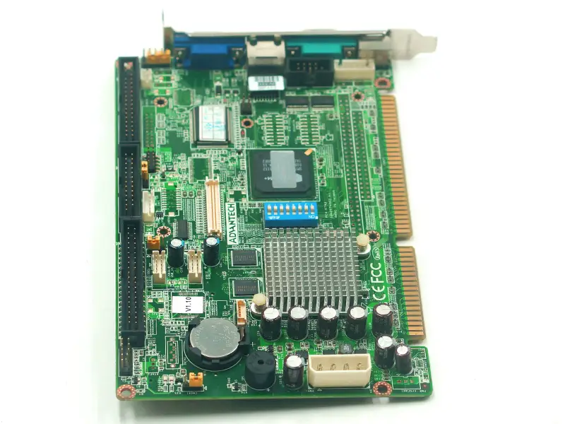 Advantech PCA-6743 PCA-6743VE teollisuusemolevy ilman PC104:ää