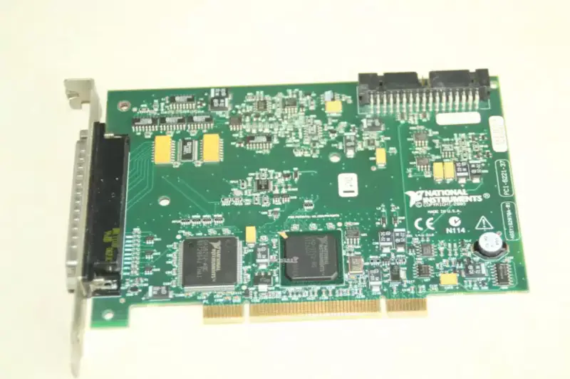 NI PCI-6221 37-nastainen monitoiminen tiedonkeruukortti