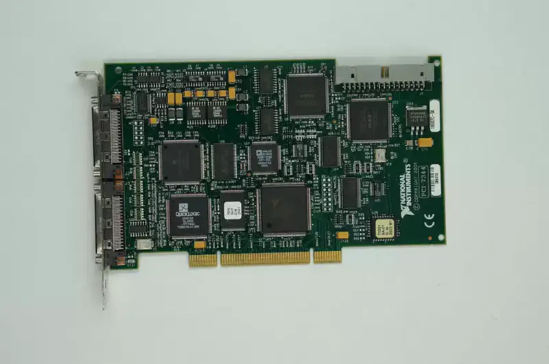 NI PCI-7344 4-akselinen PCI-askel-/Servo-ohjain