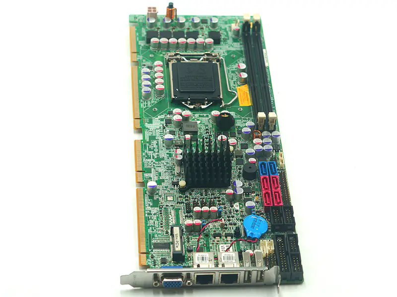 IEI PCIE-Q670-R20-emolevy