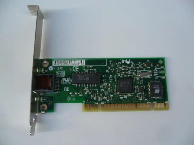 Intel PILA8460MBLK20 100M yhden portin verkkokortti