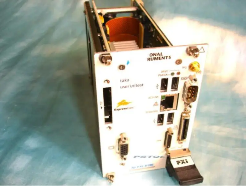 NI PXI-8196 DAQ-kortti