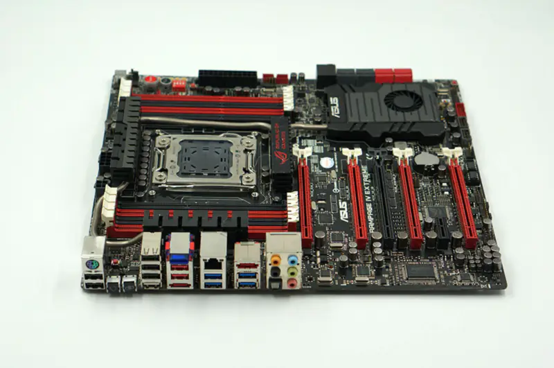 ASUS RAMPAGE IV EXTREME -emolevy
