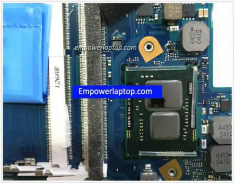 Toshiba FUL5Y4 Satellite R700 -emolevy (FUL5Y4)