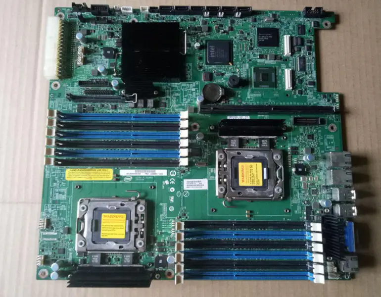 Intel SR2600 Server platform S5520UR -emolevy Dual 1366