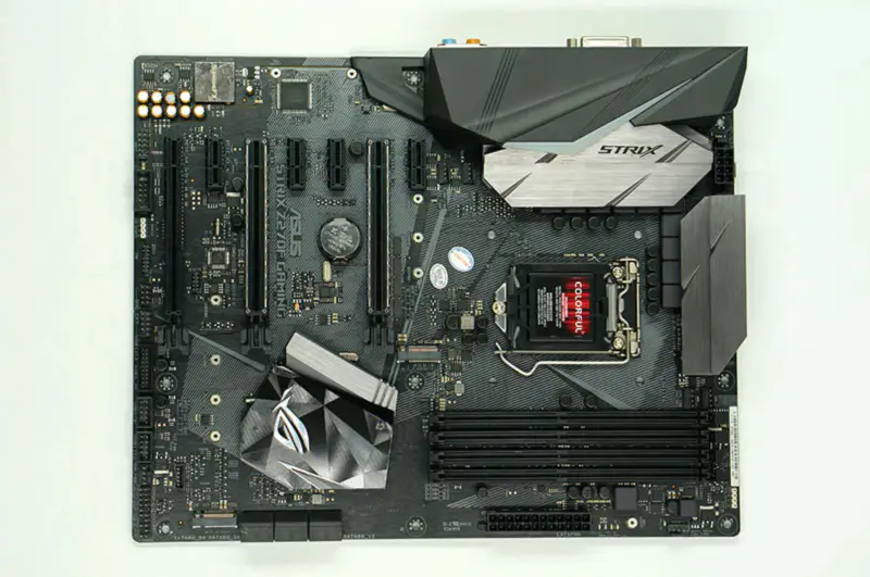 Asus ROG STRIX Z270F GAMING -pöytäemolevy Asus ROG STRIX Z270F GAMING -pöytäemolevy