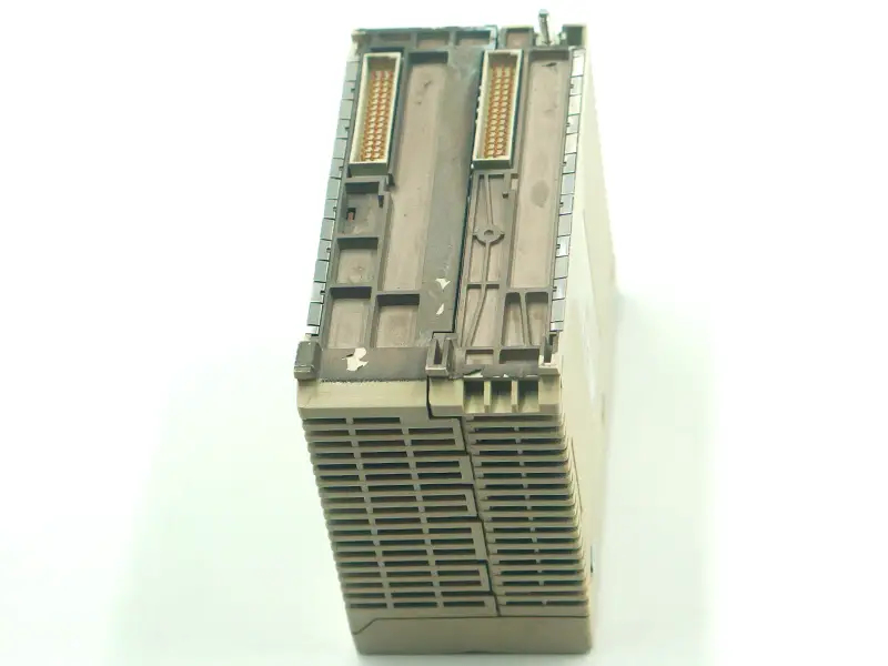 Schnerider TSXP573623AM PLC-moduuli