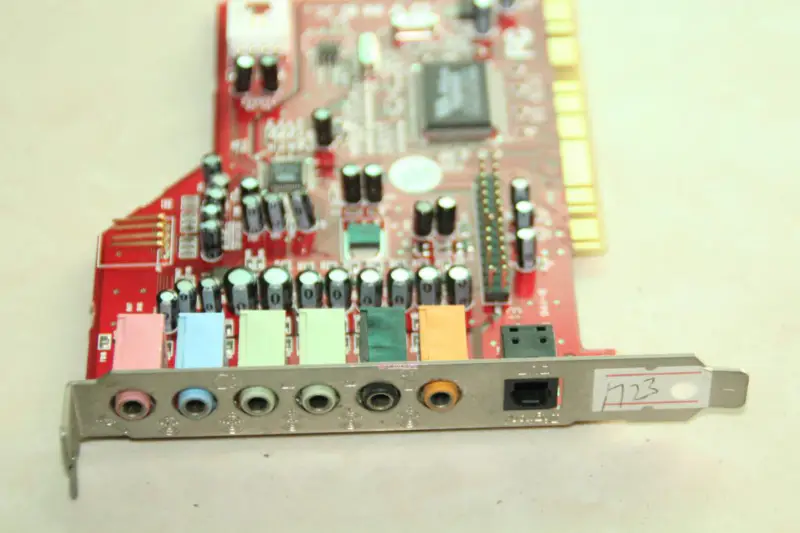 TerraTec Aureon Xfire VT1723 teollisuusemolevy PCI-äänikortilla varustettuna