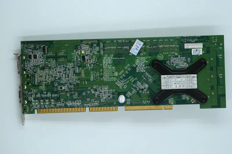 IEI:n teollinen emolevy WSB-9150-R10, jossa on CPU RAM-muisti ja tuuletin