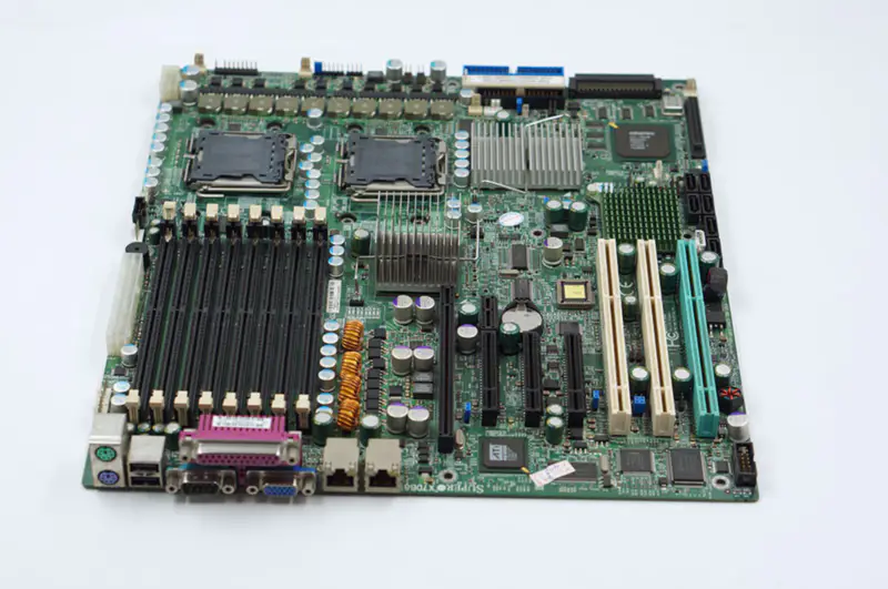 Supermicro X7DB8 REV:2.0 teollisuusemolevy