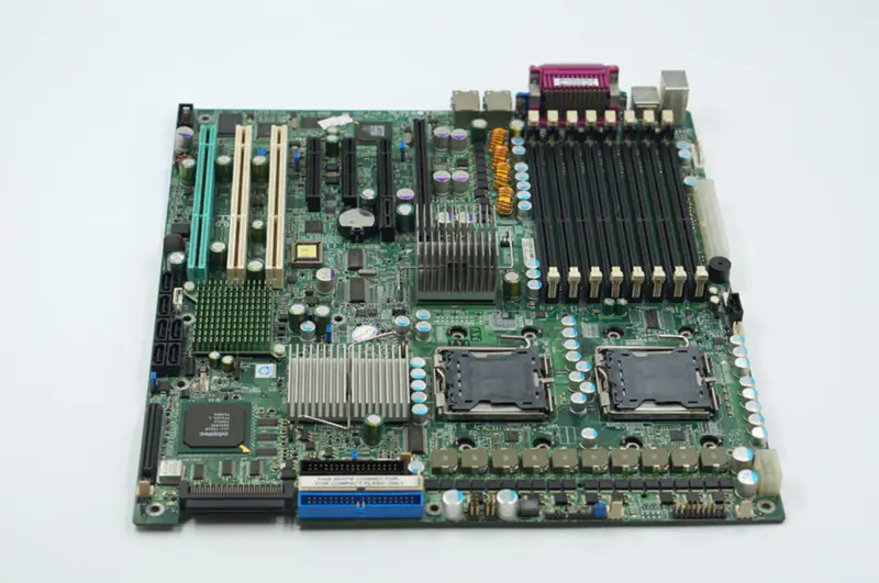 Supermicro X7DB8 REV:2.0 teollisuusemolevy