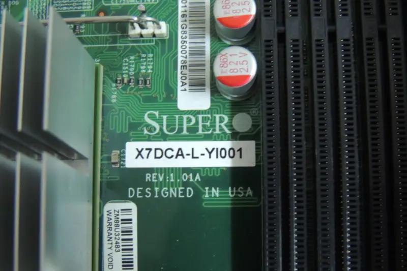 Supermicro X7DCA-L -palvelinemolevy