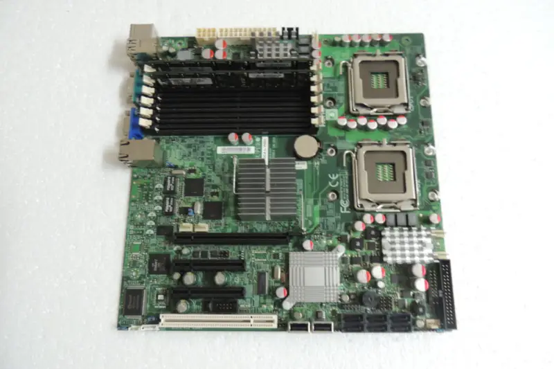 Supermicro X7DCA-L -palvelinemolevy