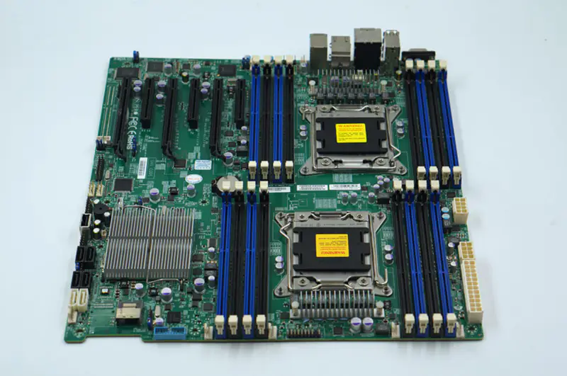 Supermicro X9DAI -emolevy