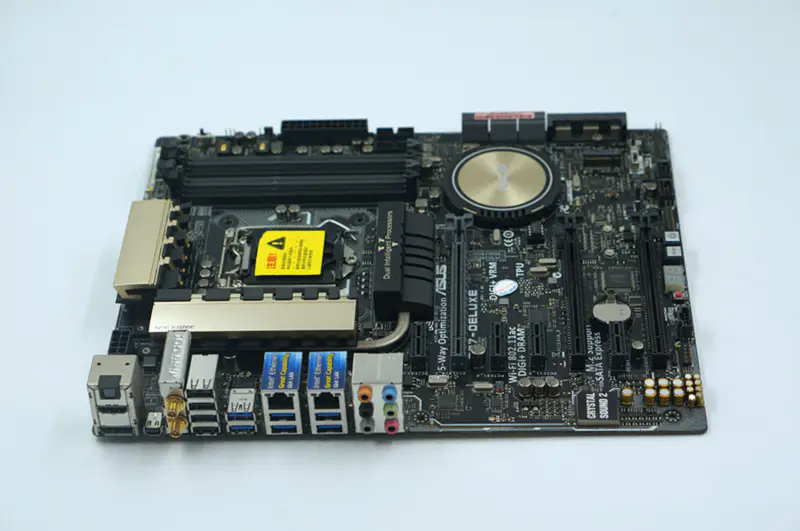 Asus Z97-Deluxe-emolevy Z97 LGA1150 ATX
