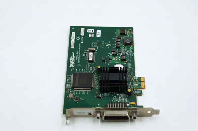 NI PCIe-GPIB-kortin hankintakortti