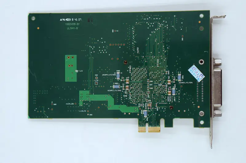 NI PCIe-GPIB-kortin hankintakortti