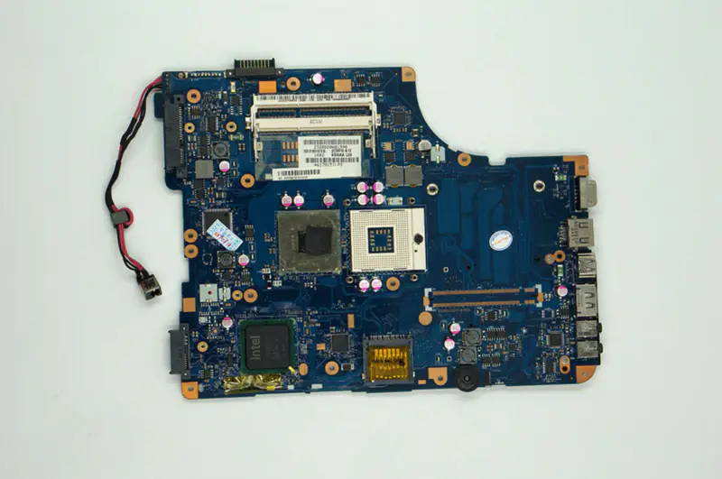 Toshiba L500 L550 L555 LA-4982P GM45 PGA-989 -emolevy Toshiba L500 L550 L555 LA-4982P GM45 PGA-989 -emolevy