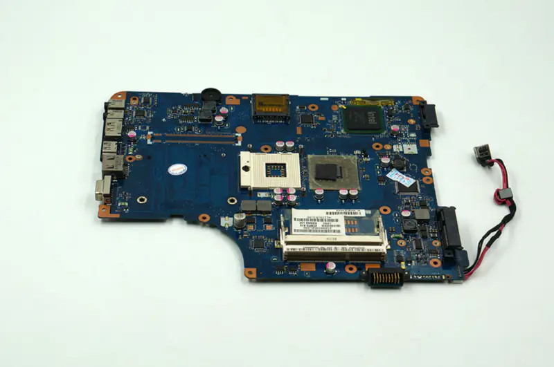 Toshiba L500 L550 L555 LA-4982P GM45 PGA-989 -emolevy Toshiba L500 L550 L555 LA-4982P GM45 PGA-989 -emolevy